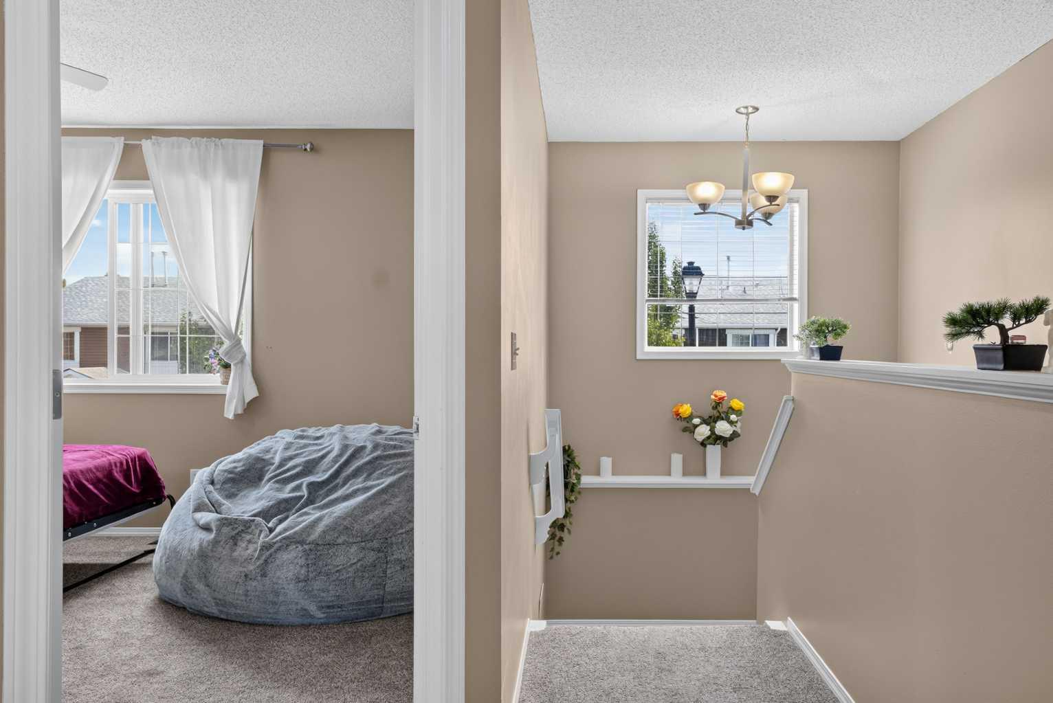 1204, 800 Yankee Valley Boulevard SE