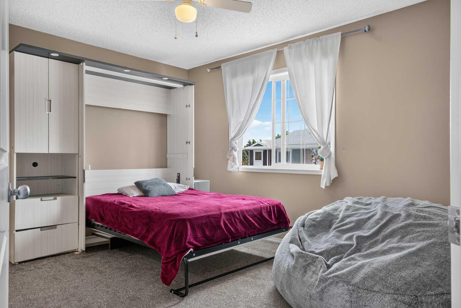 1204, 800 Yankee Valley Boulevard SE