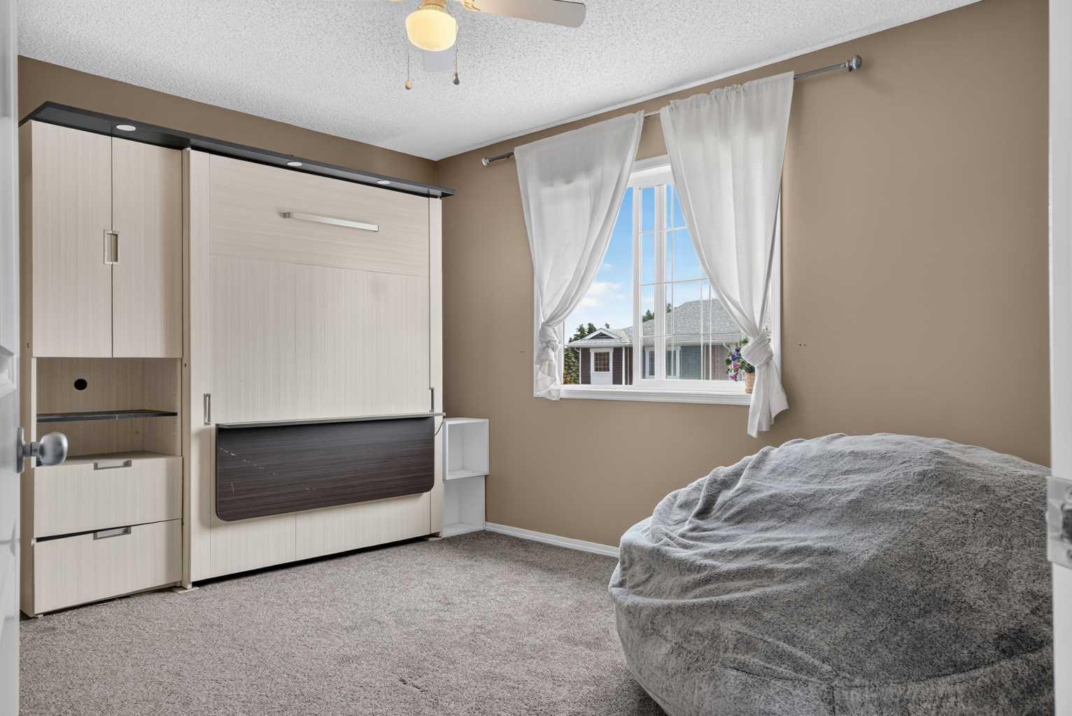 1204, 800 Yankee Valley Boulevard SE