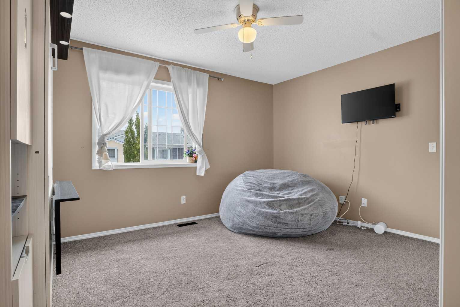 1204, 800 Yankee Valley Boulevard SE