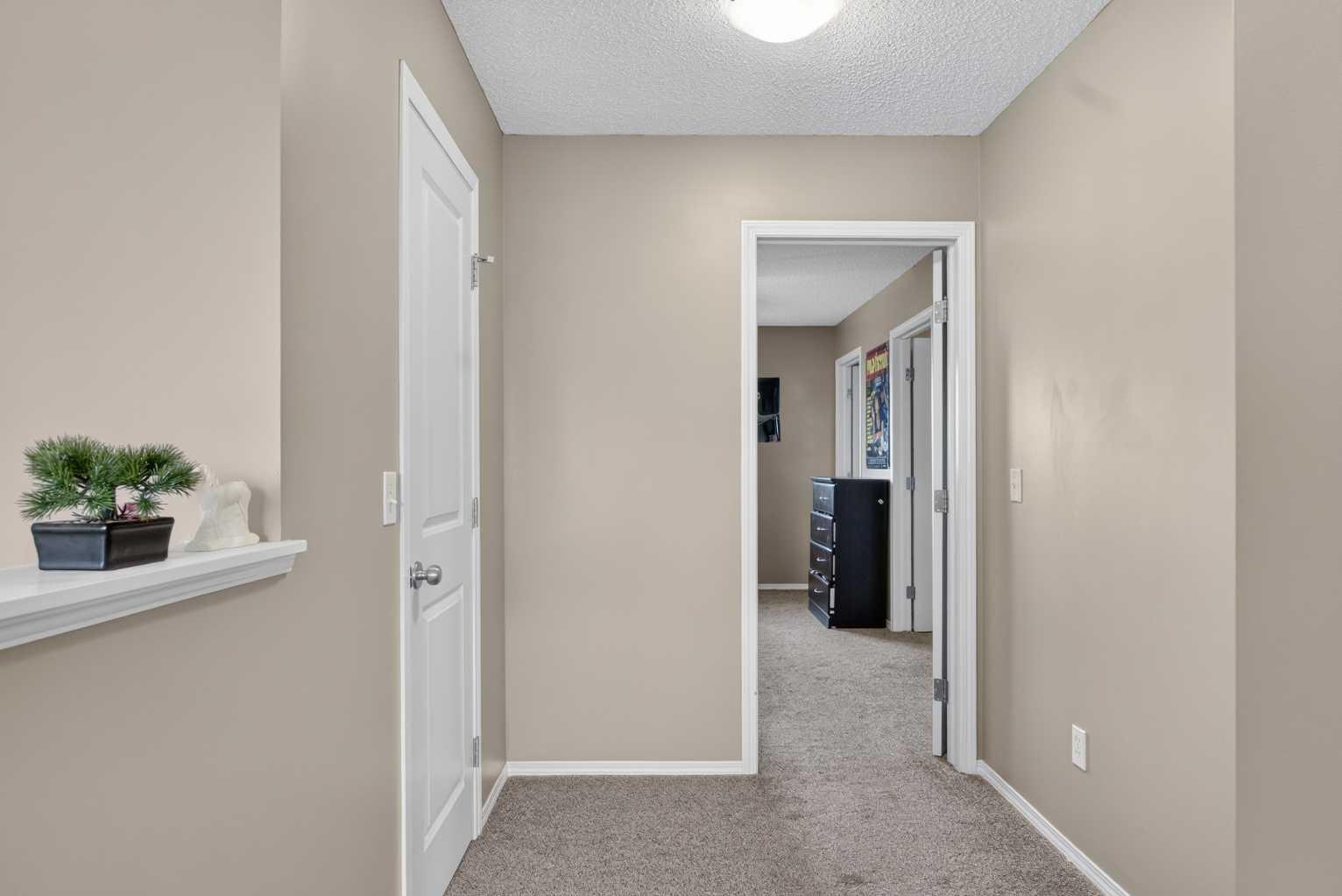 1204, 800 Yankee Valley Boulevard SE