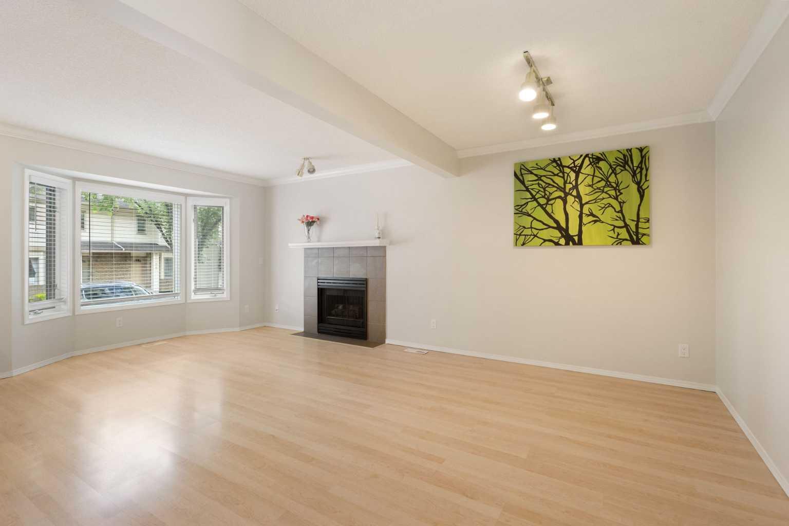 17 Patina Park SW