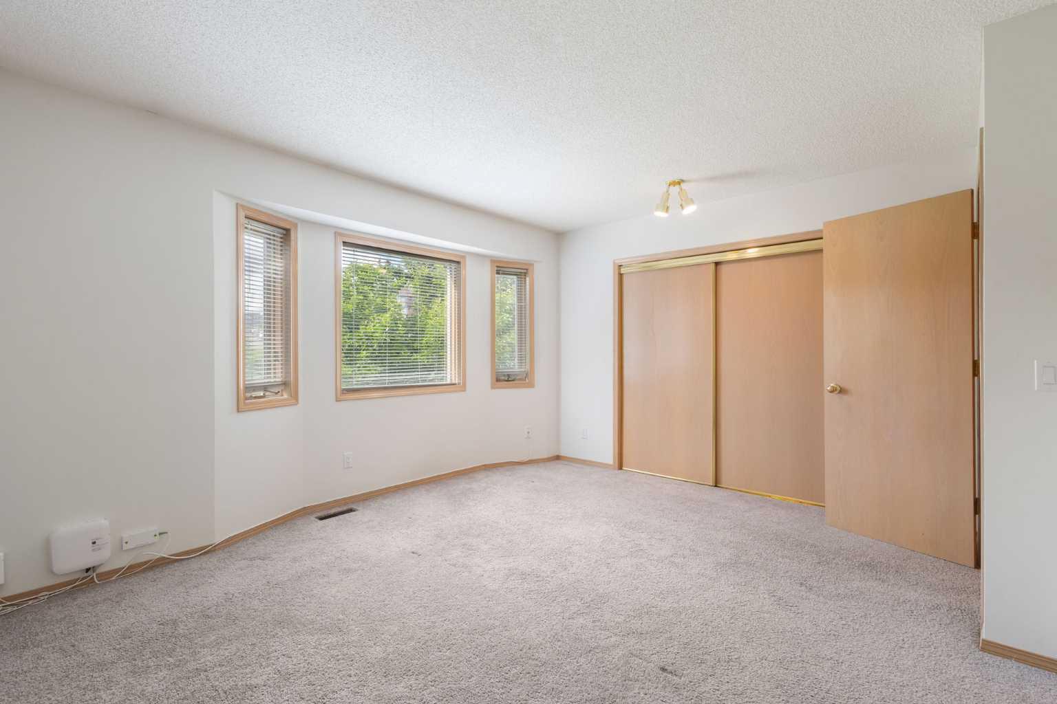 17 Patina Park SW