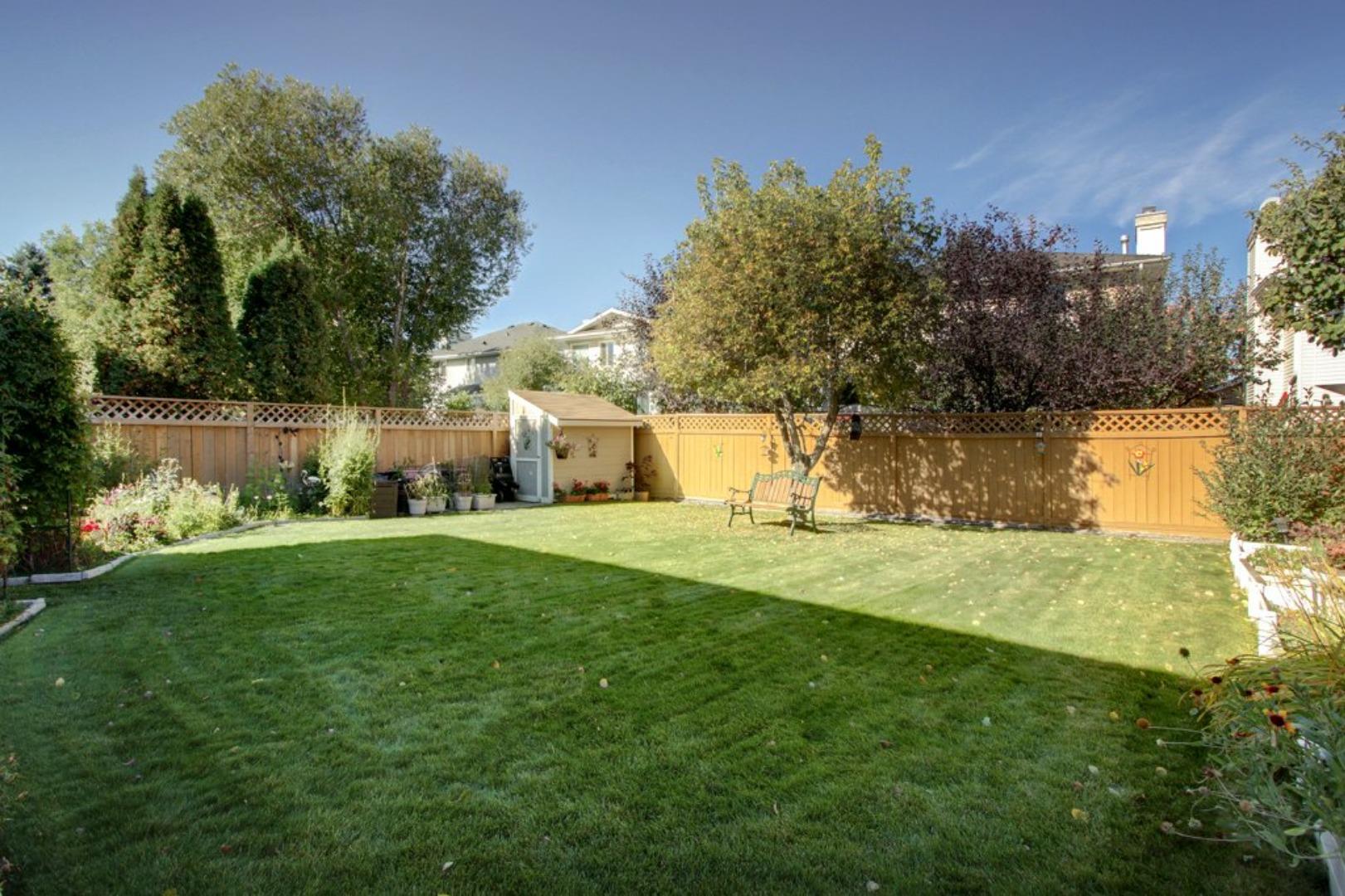 311 Douglasbank Green SE