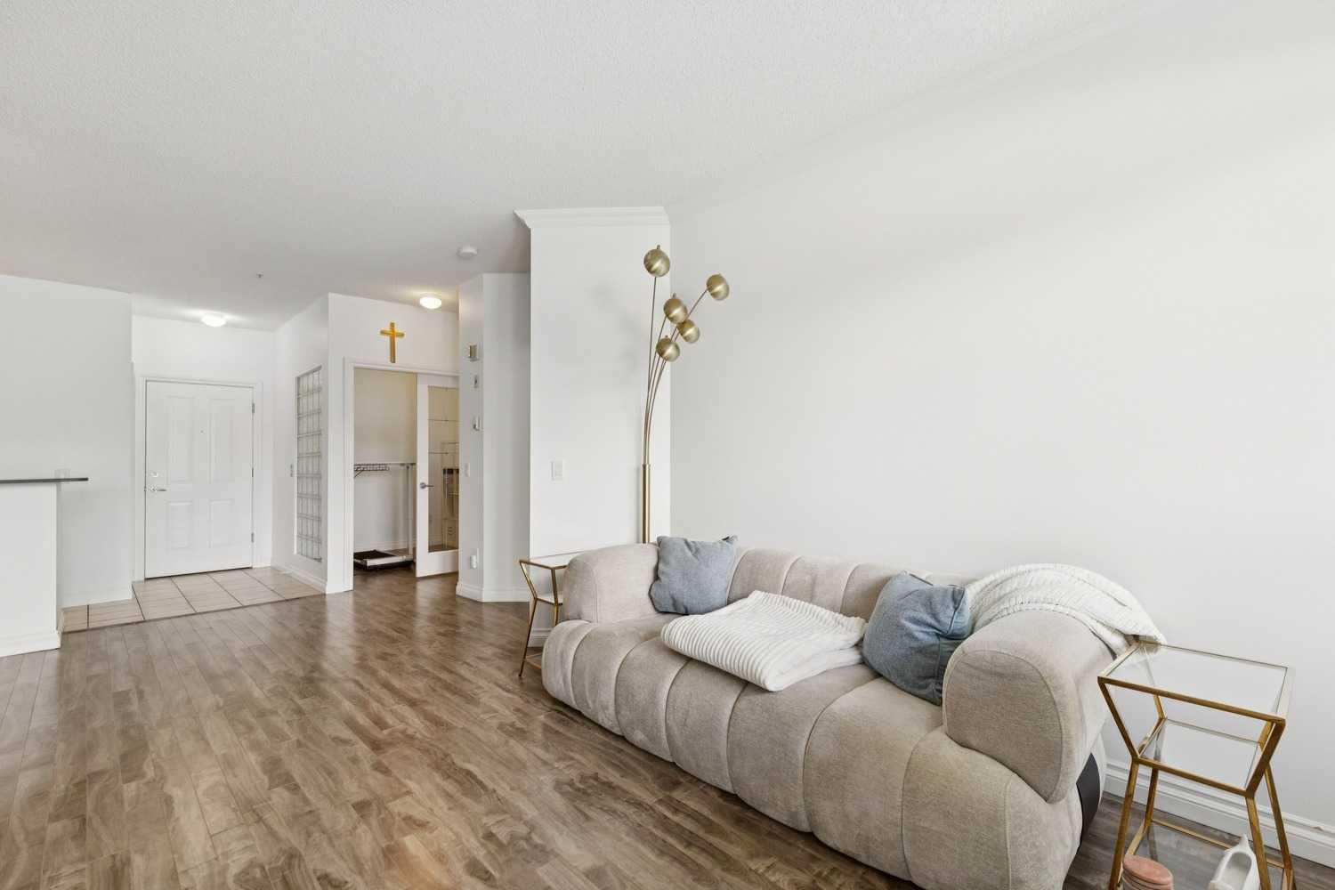 2126, 1010 Arbour Lake Road NW