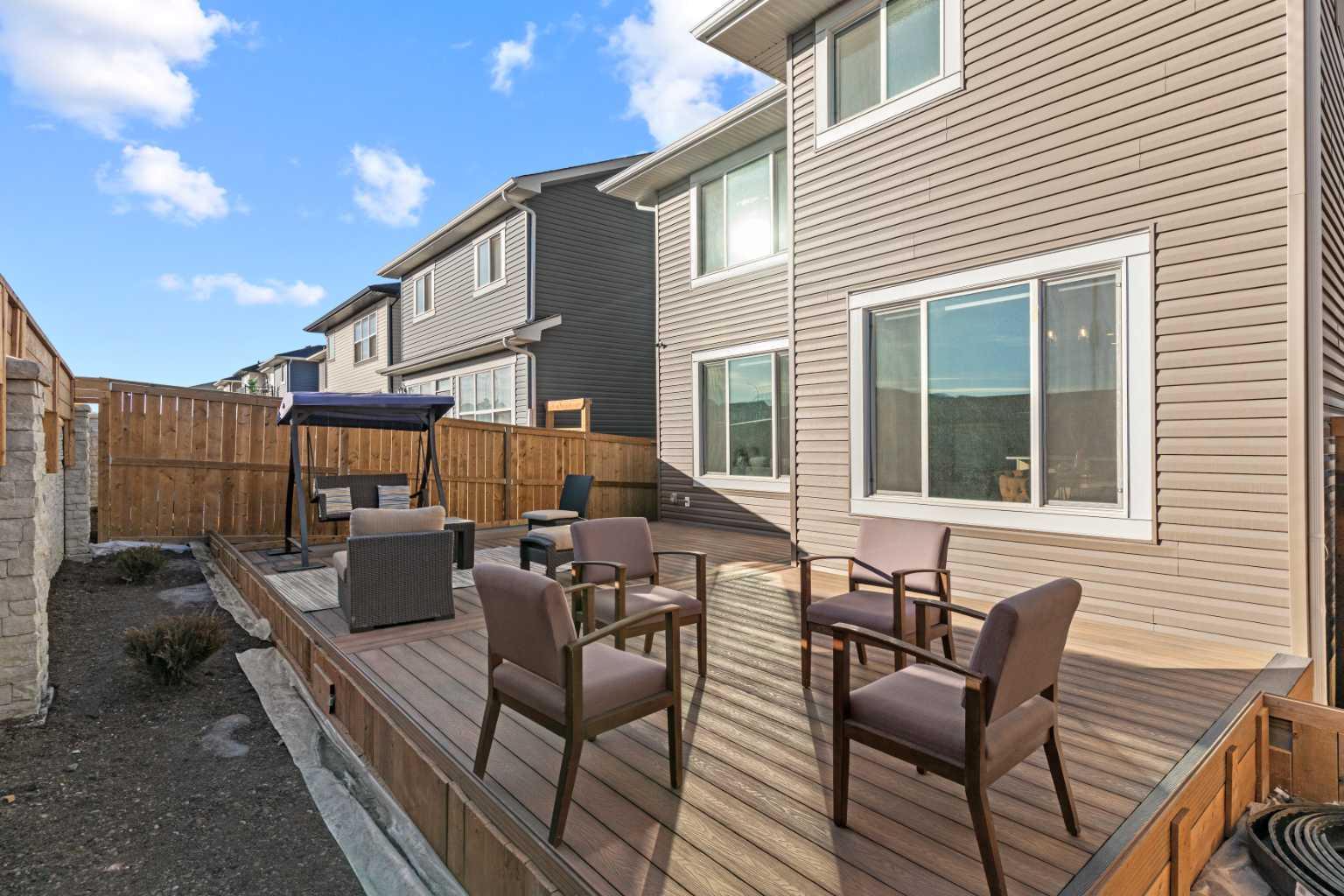 116 Ambleside Crescent NW
