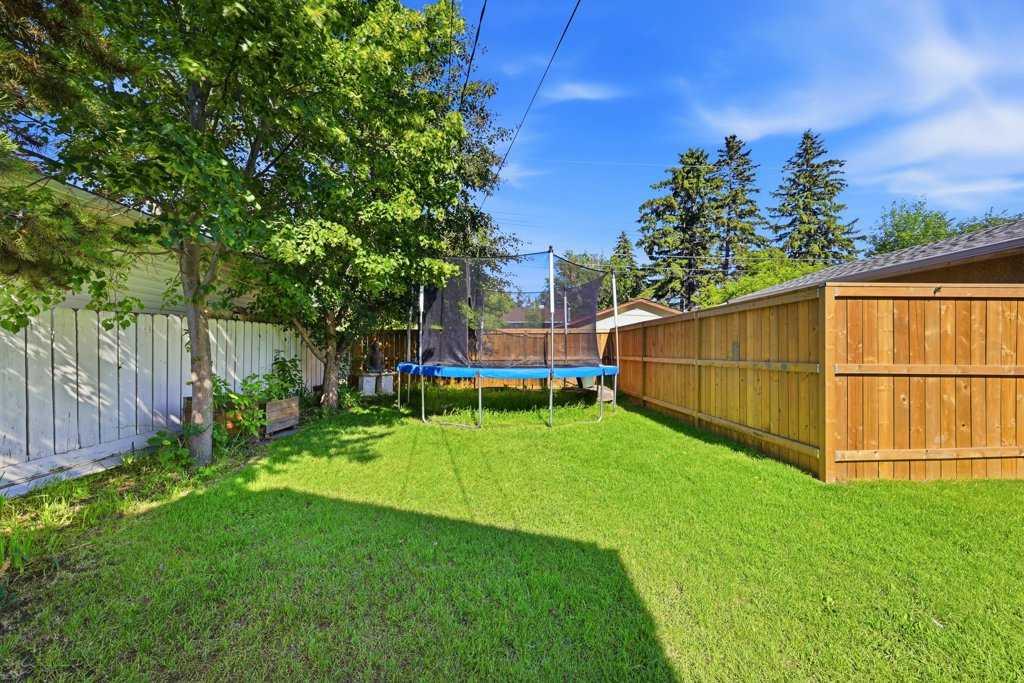 2415 Vista Crescent NE