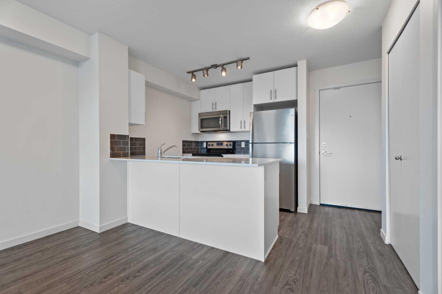 2404, 181 Skyview Ranch Manor NE