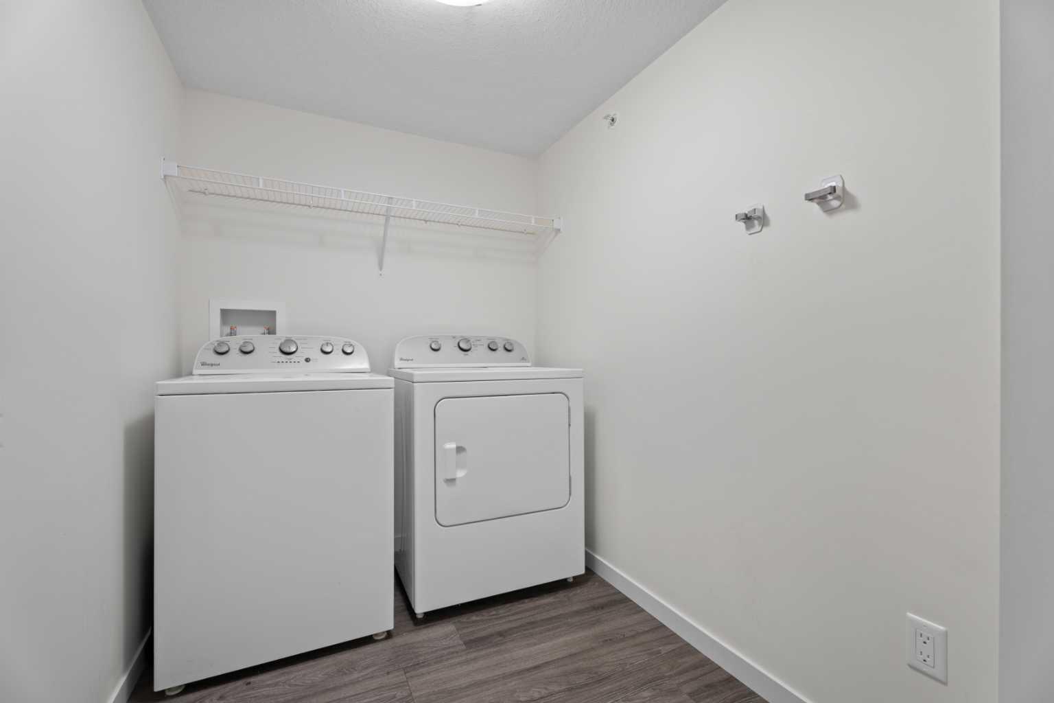 2404, 181 Skyview Ranch Manor NE