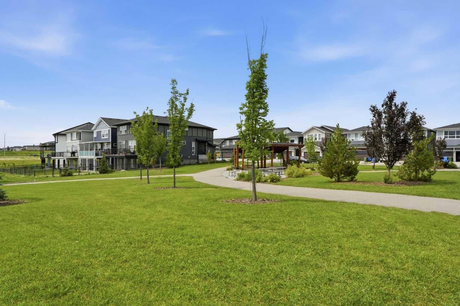 160 Homestead Grove NE