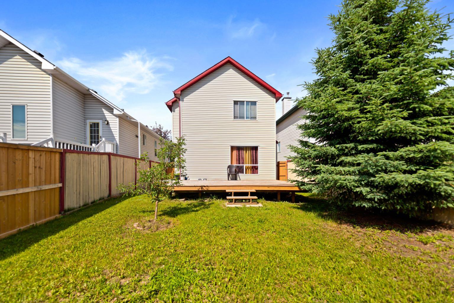 221 Tarington Close NE