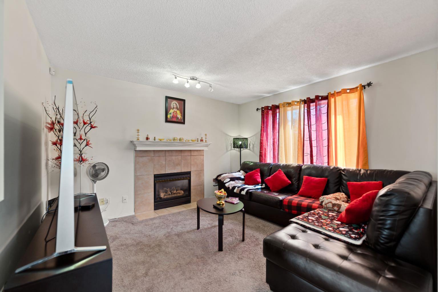221 Tarington Close NE