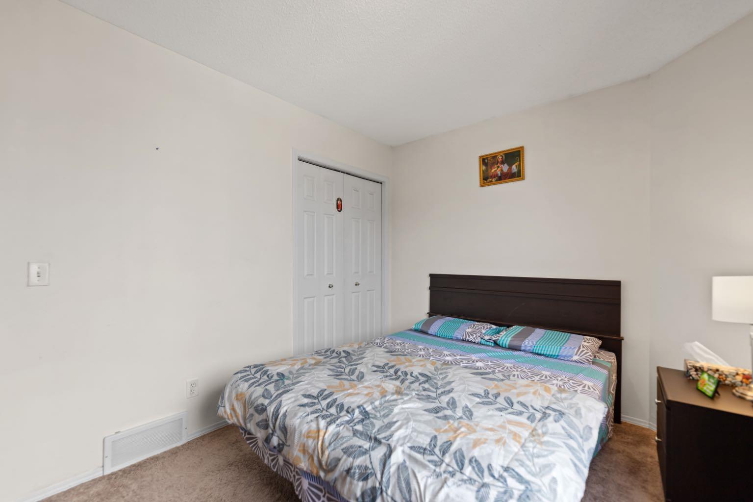221 Tarington Close NE