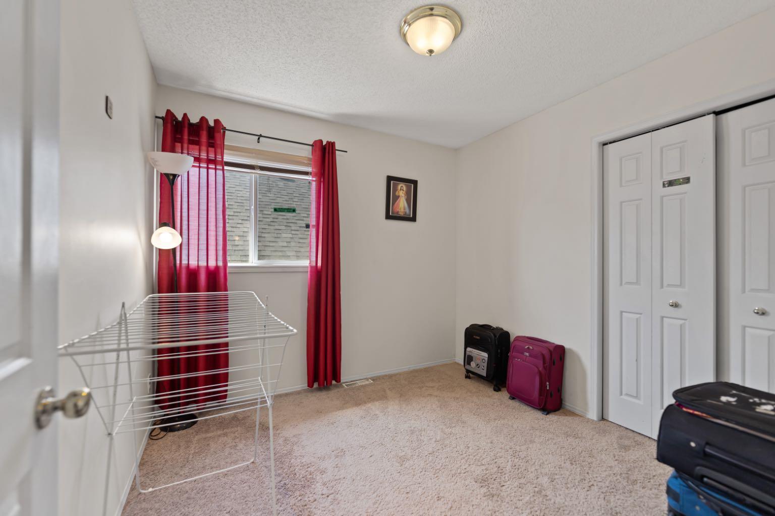 221 Tarington Close NE