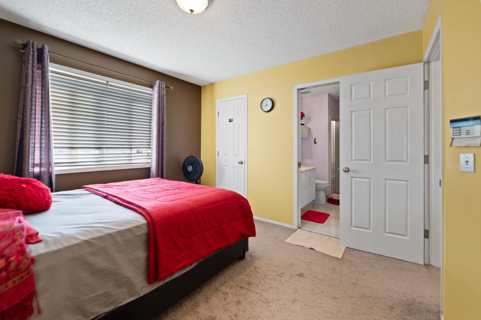 221 Tarington Close NE