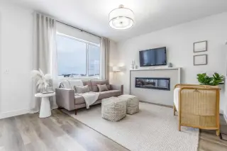 546 Rivercrest View 