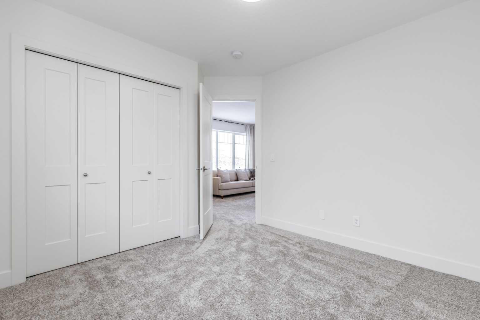 546 Rivercrest View 