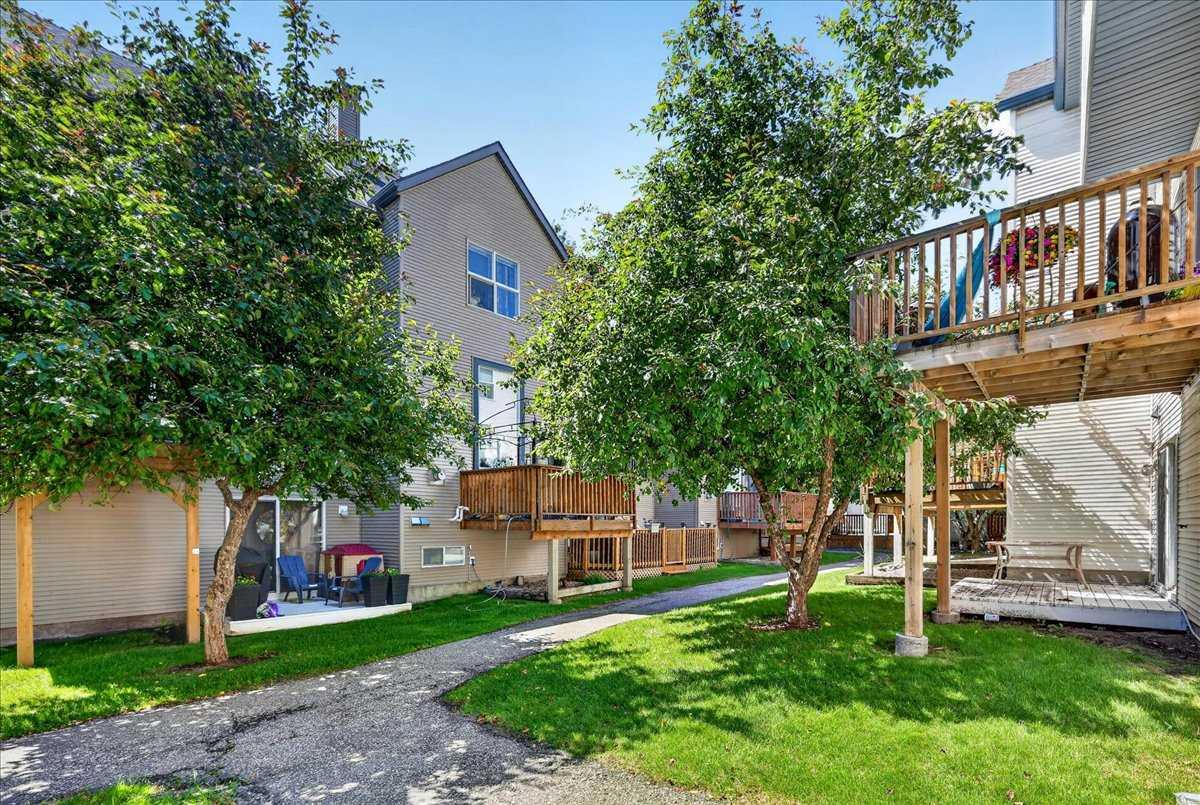 137 Bridlewood Lane SW