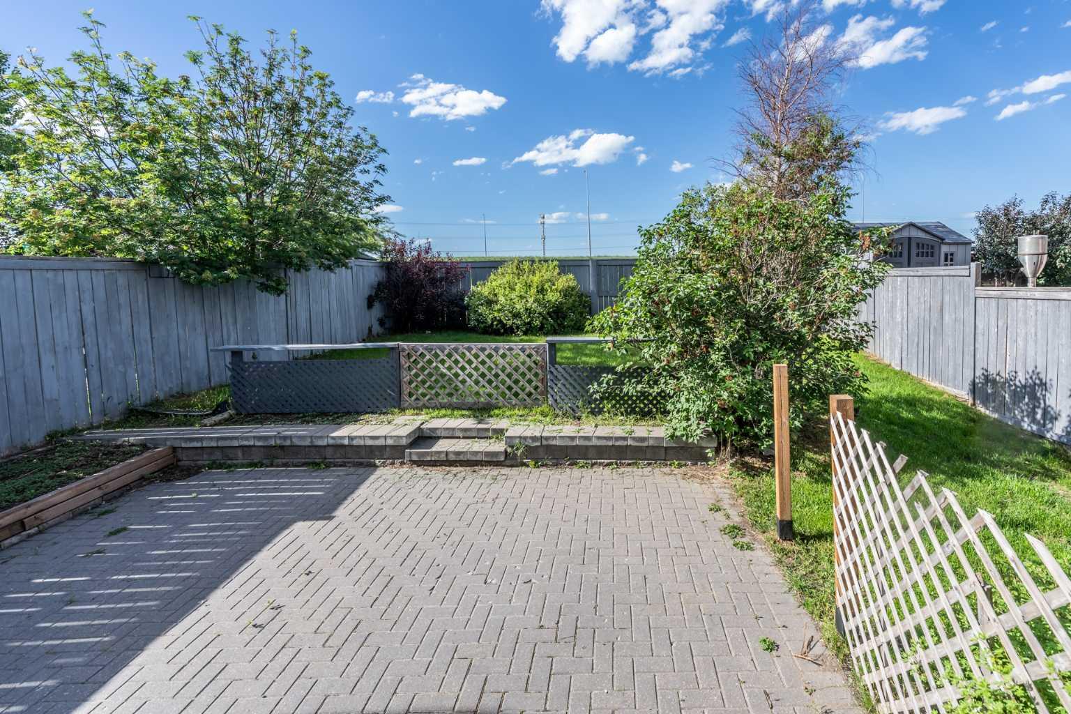 203 Coville Close NE