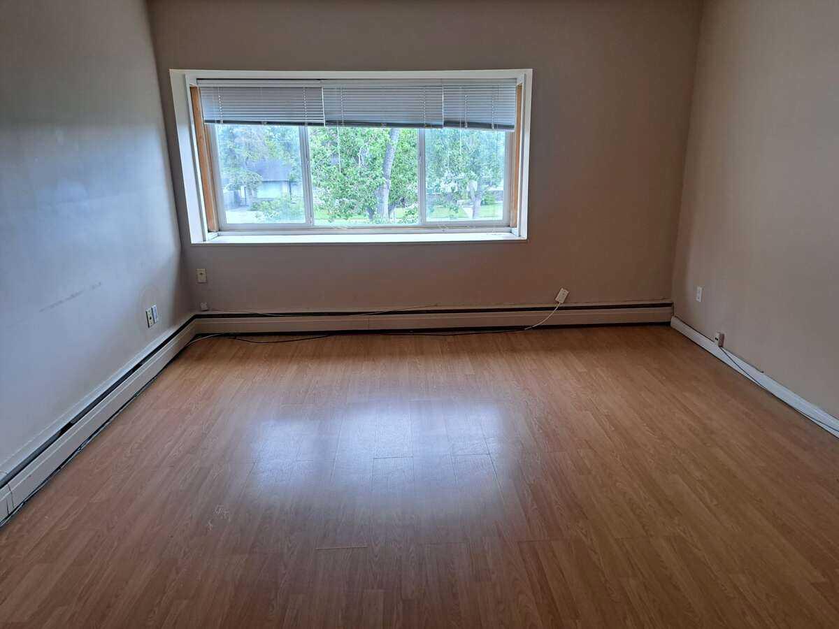 222, 8235 Elbow Drive SW