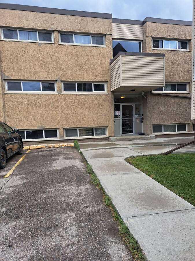 222, 8235 Elbow Drive SW
