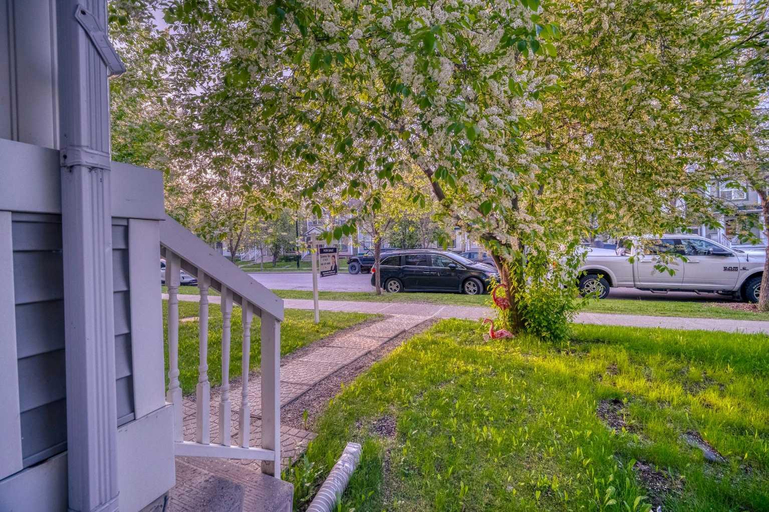 81 Prestwick Avenue SE