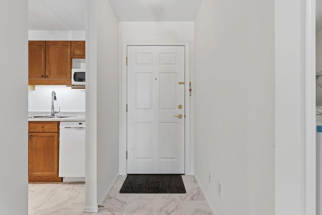 1210, 1210 Sienna Park Green SW