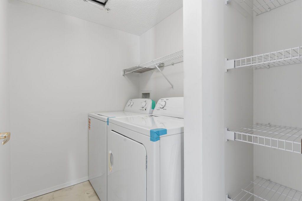 1210, 1210 Sienna Park Green SW