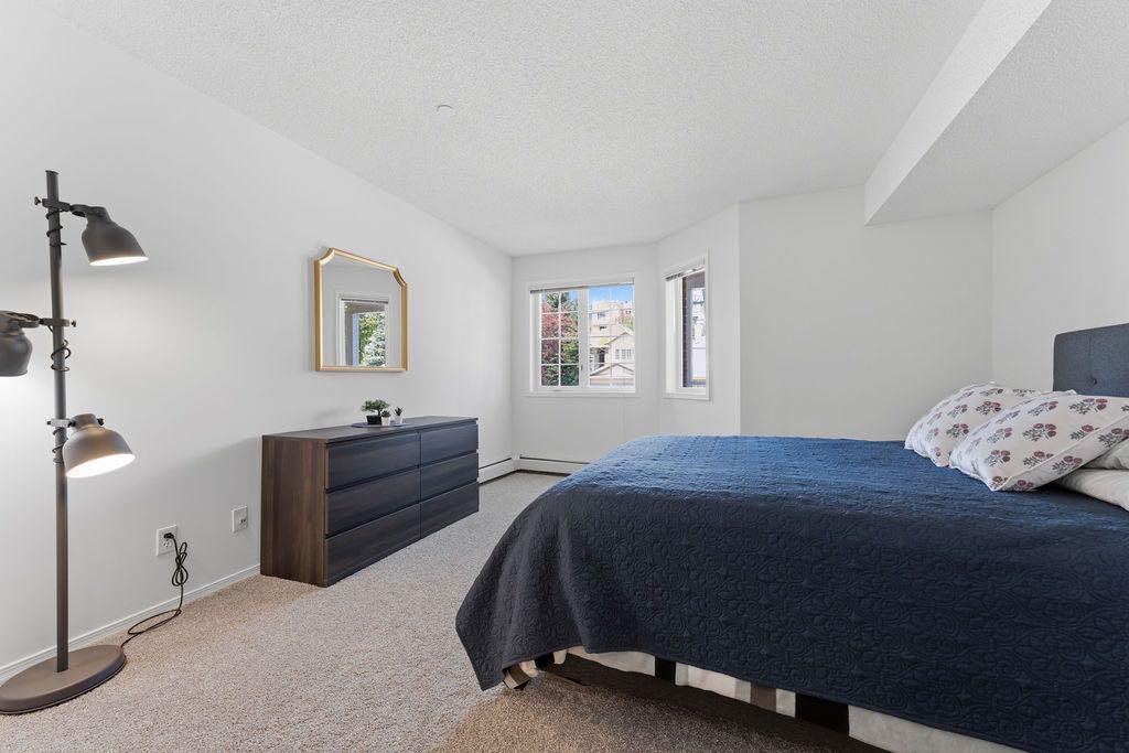 1210, 1210 Sienna Park Green SW