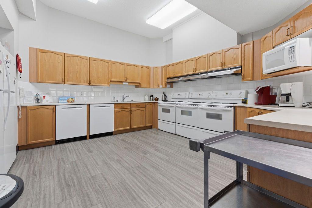 1210, 1210 Sienna Park Green SW