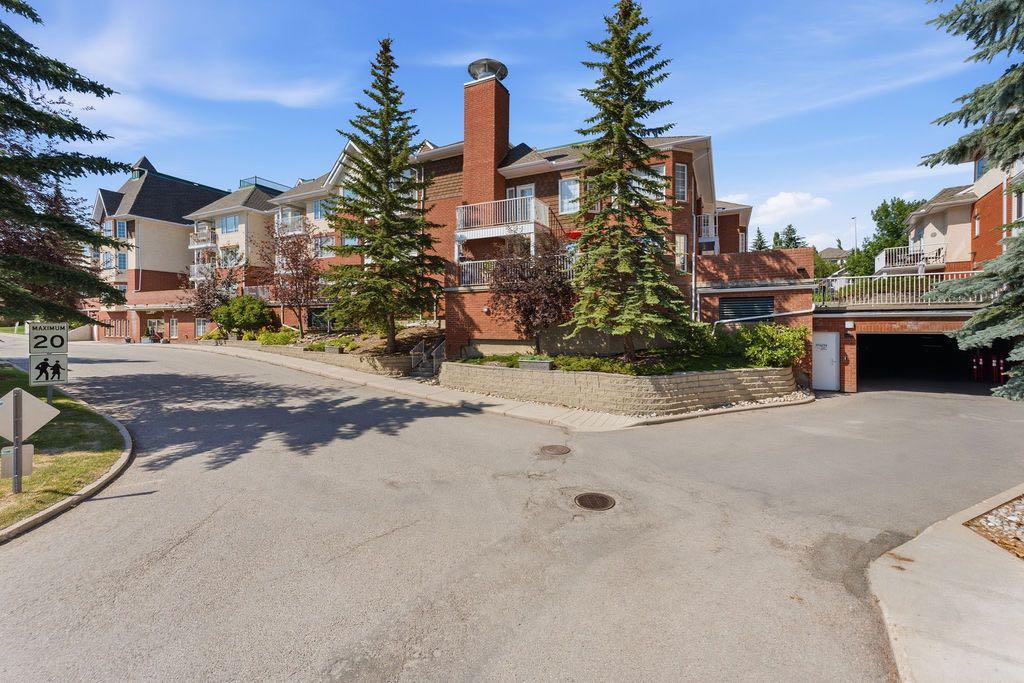 1210, 1210 Sienna Park Green SW