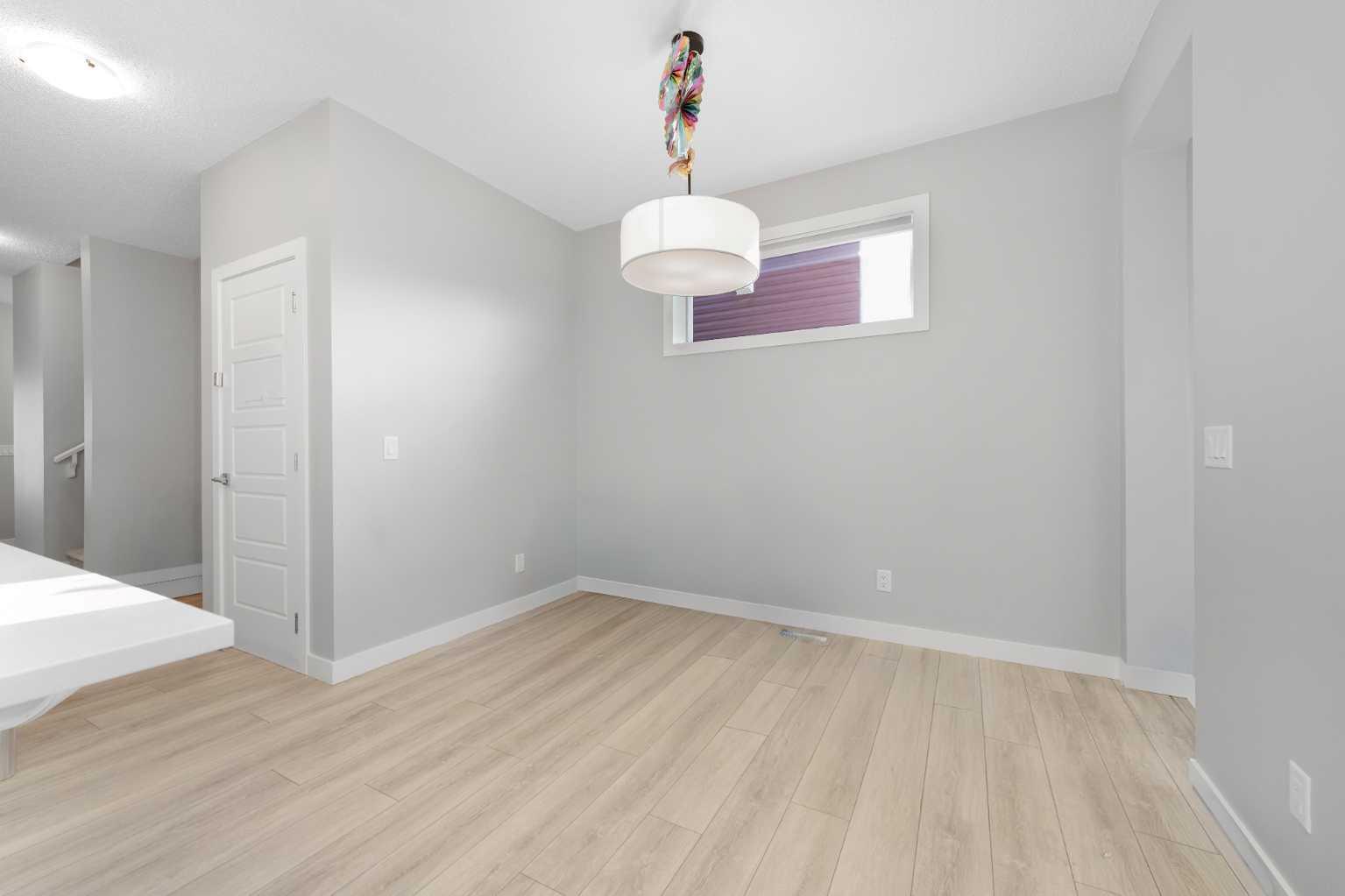 226 Ambleton Drive NW