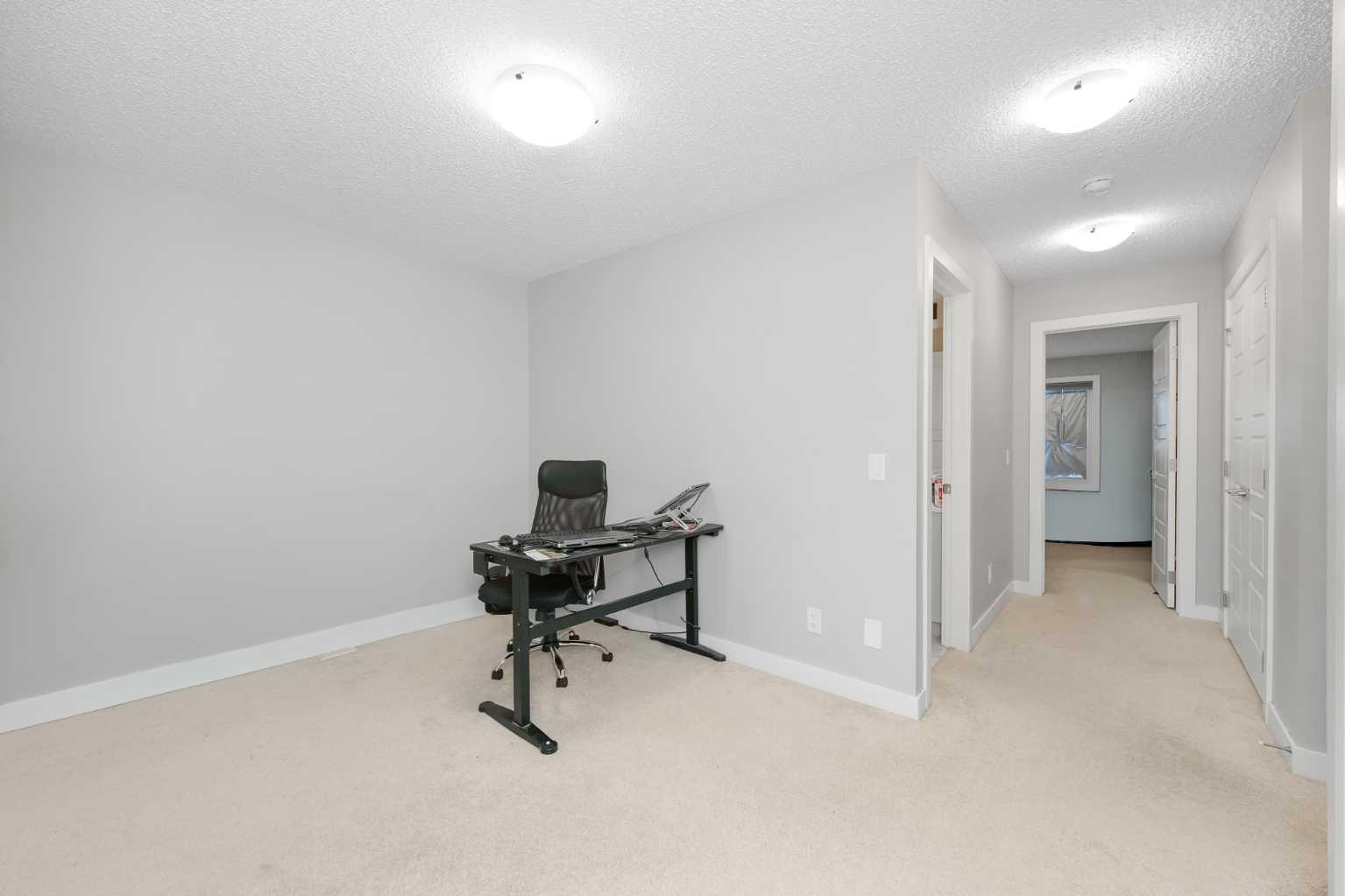 226 Ambleton Drive NW