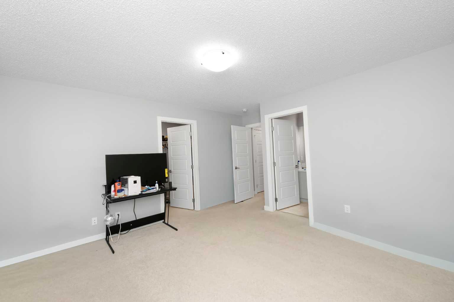 226 Ambleton Drive NW