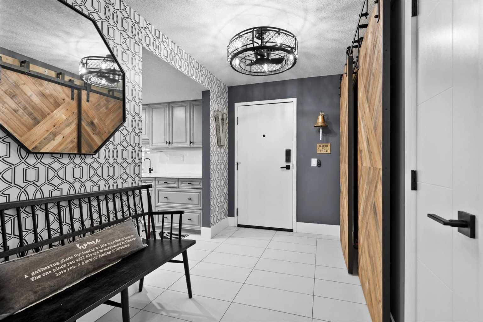 302, 320 Meredith Road NE