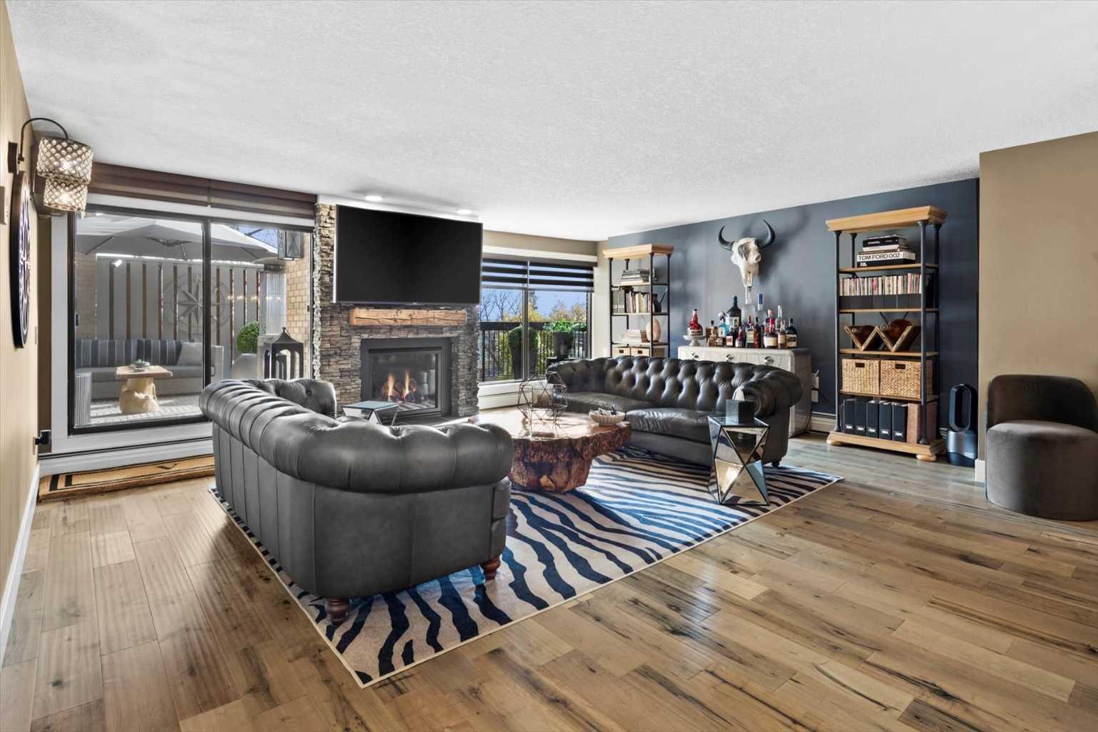 302, 320 Meredith Road NE