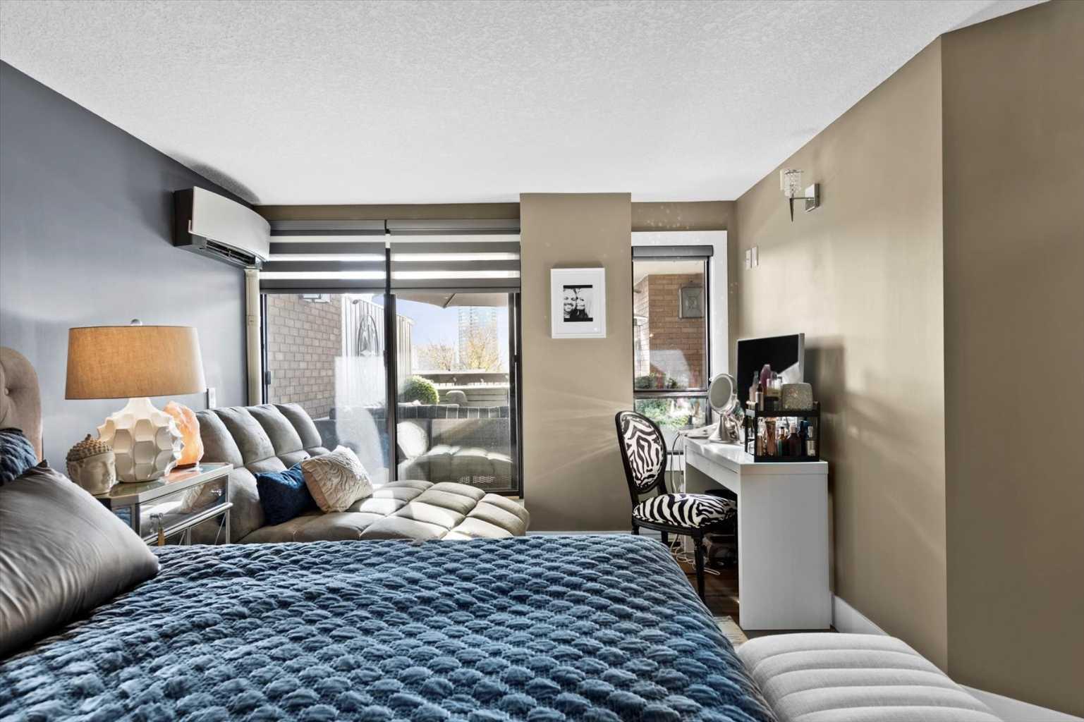 302, 320 Meredith Road NE