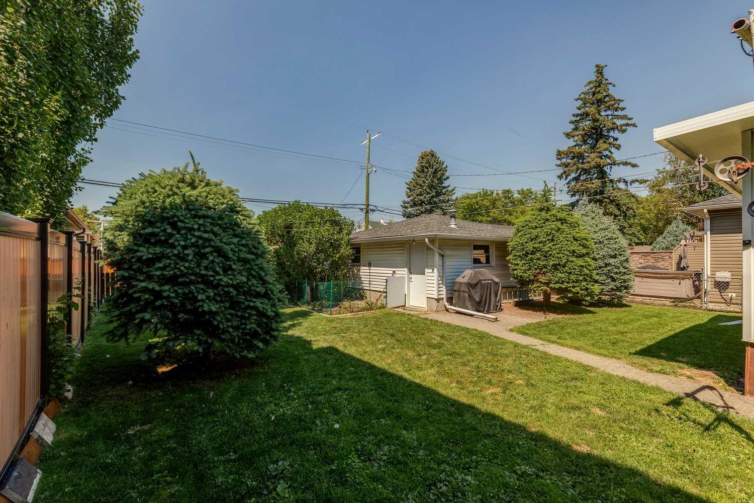 1219 Renfrew Drive NE