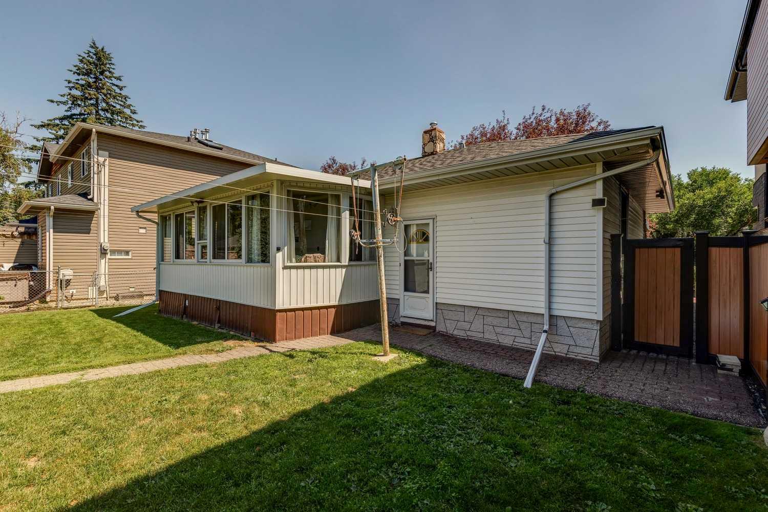 1219 Renfrew Drive NE