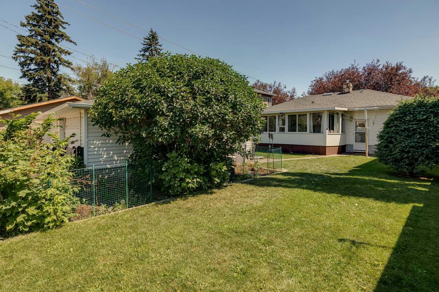 1219 Renfrew Drive NE