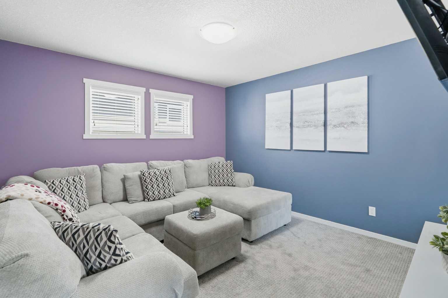 206 Lucas Crescent NW