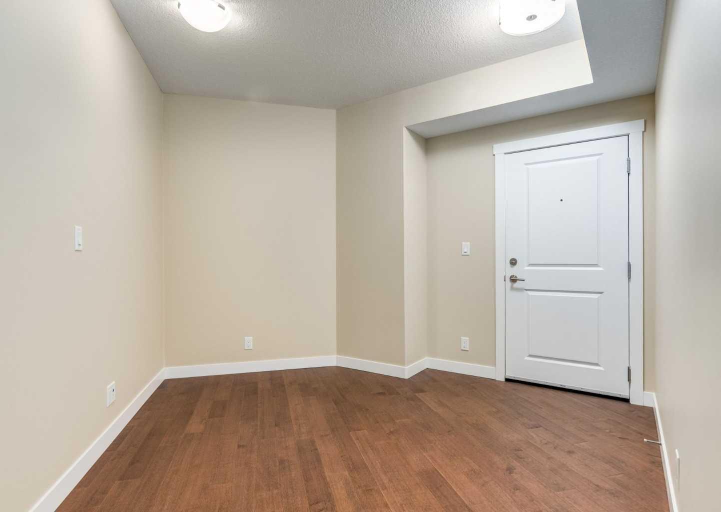 408, 32 Varsity Estates Circle NW