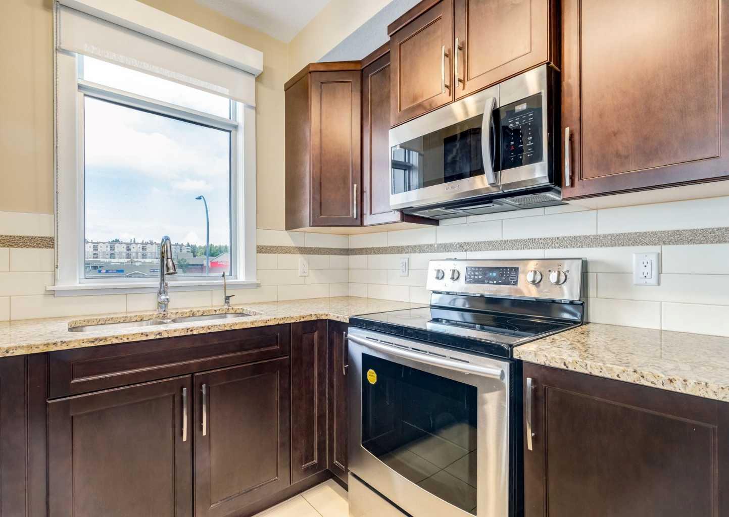 408, 32 Varsity Estates Circle NW