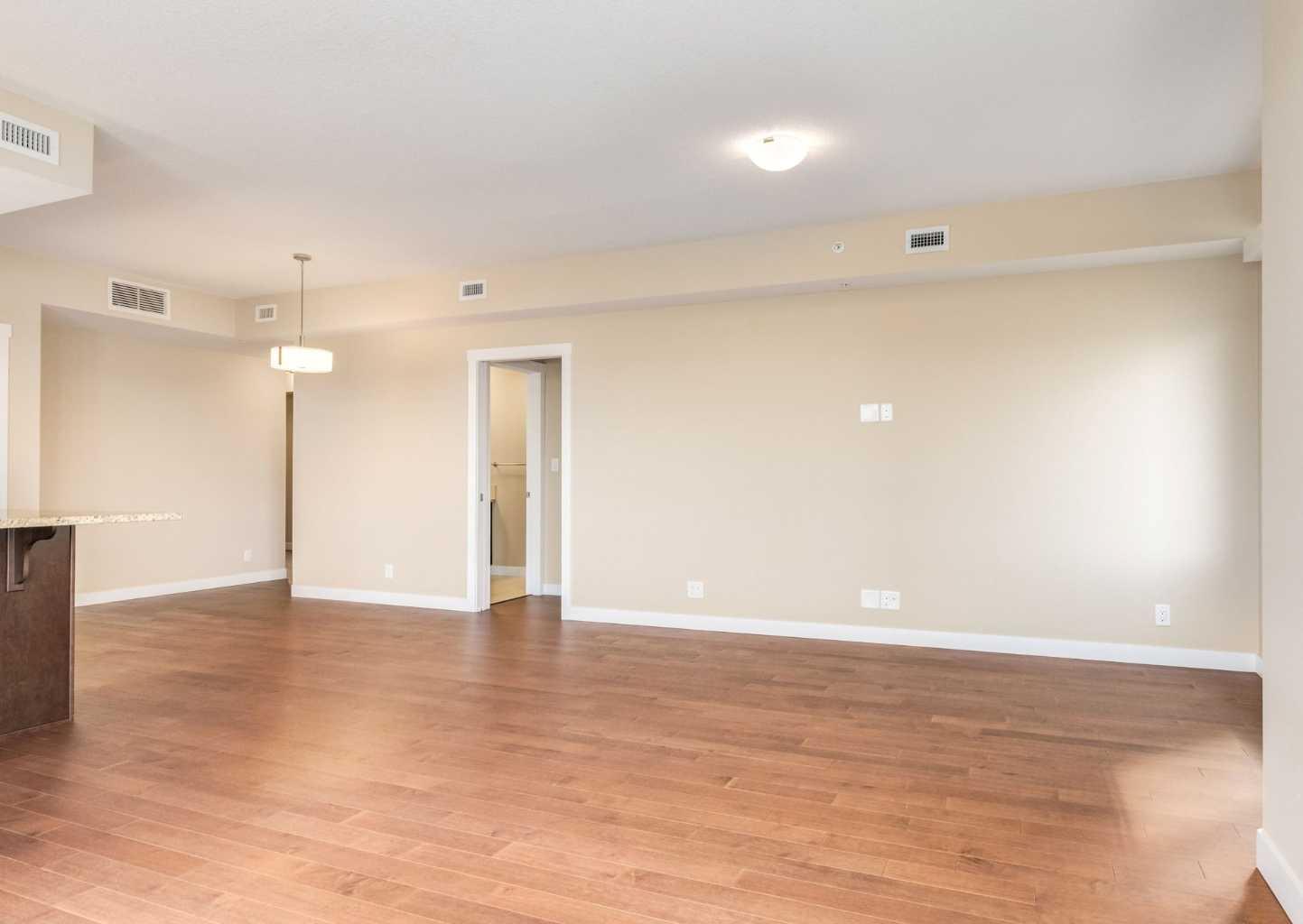 408, 32 Varsity Estates Circle NW