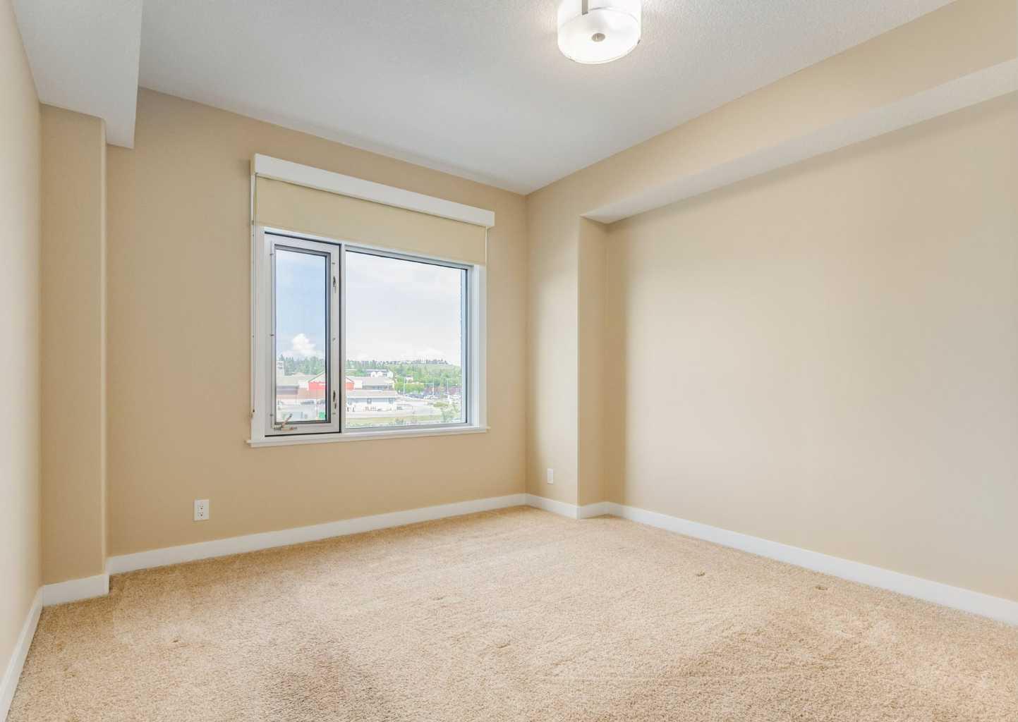408, 32 Varsity Estates Circle NW