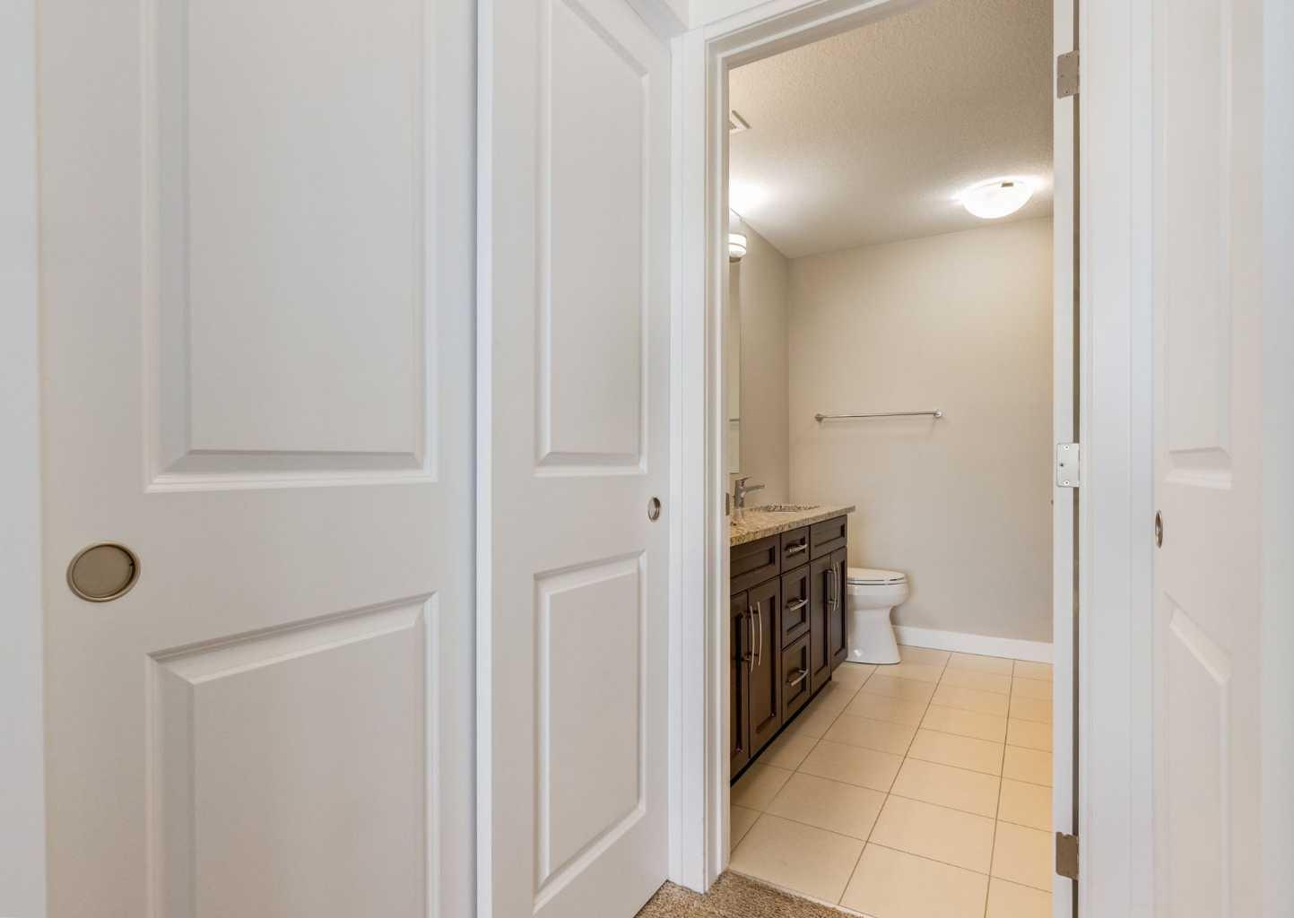 408, 32 Varsity Estates Circle NW
