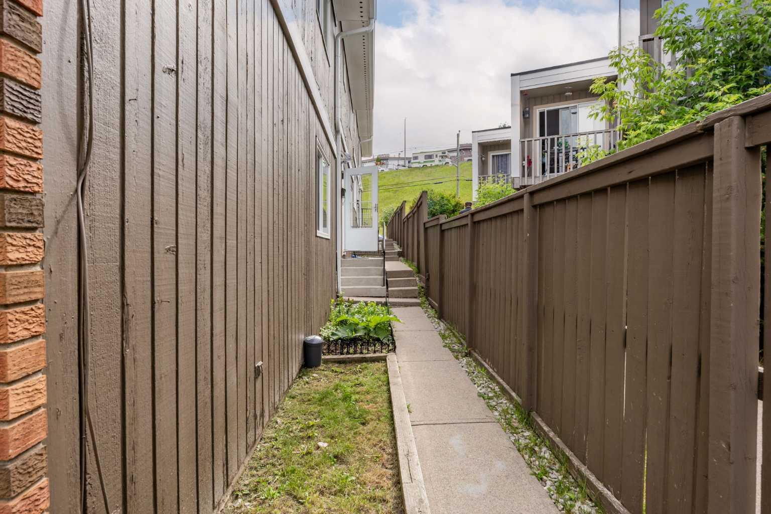8, 111 Huntington Park Green NW