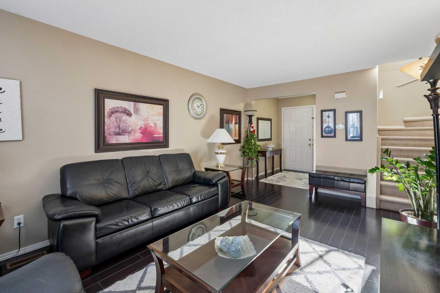 100 Applemont Close SE