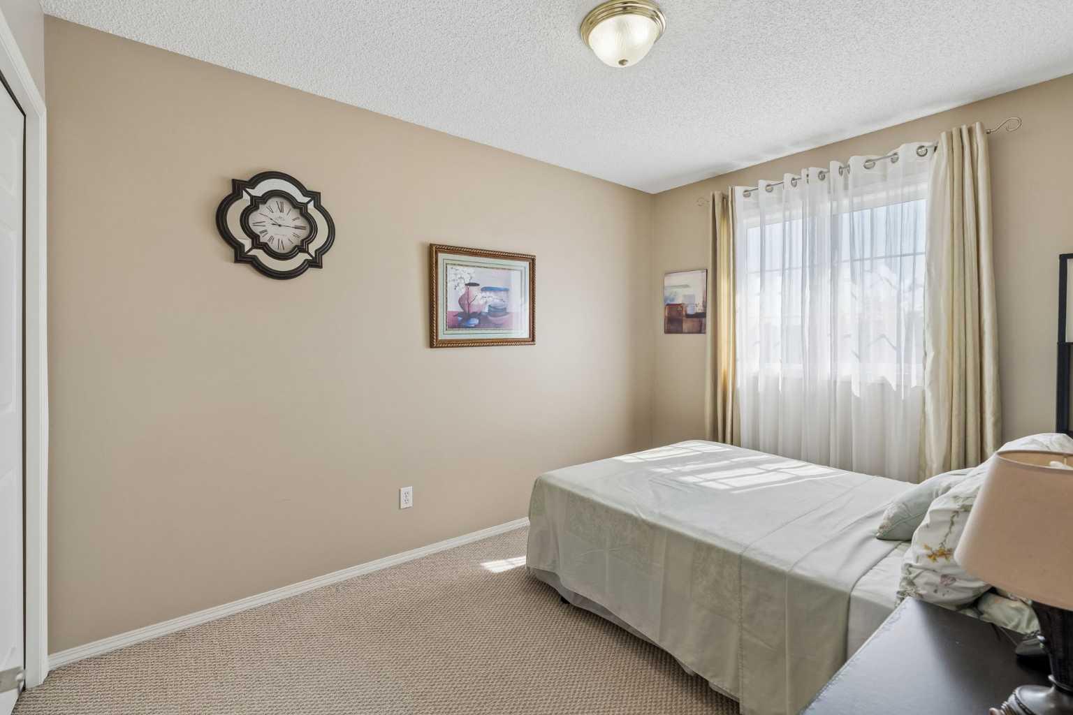 100 Applemont Close SE