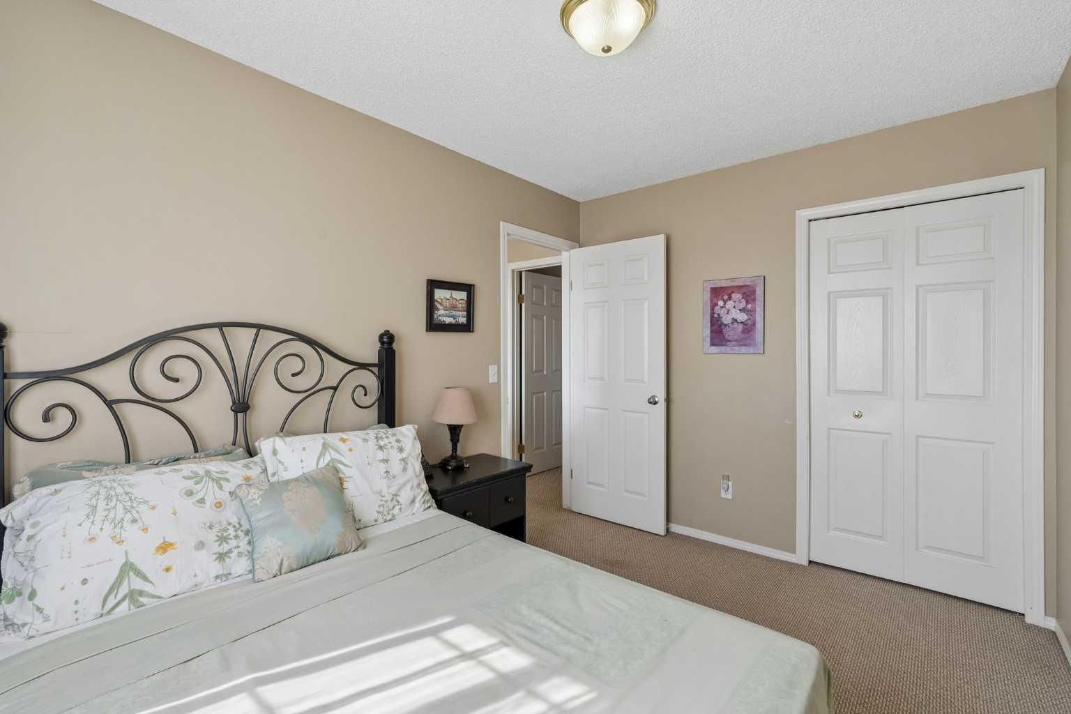 100 Applemont Close SE
